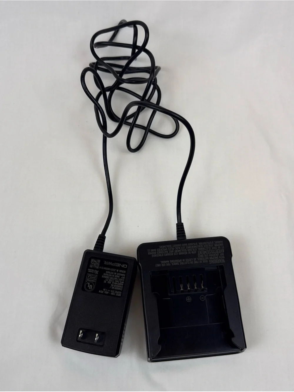 4Ah Black Lithium-Ion Battery Pack with Charger for Hoover Vacuum